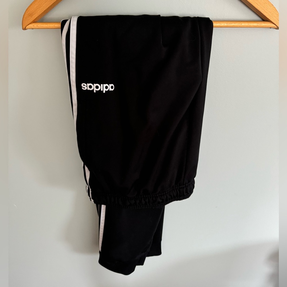 Adidas- Women’s Essentials 3 striped joggers